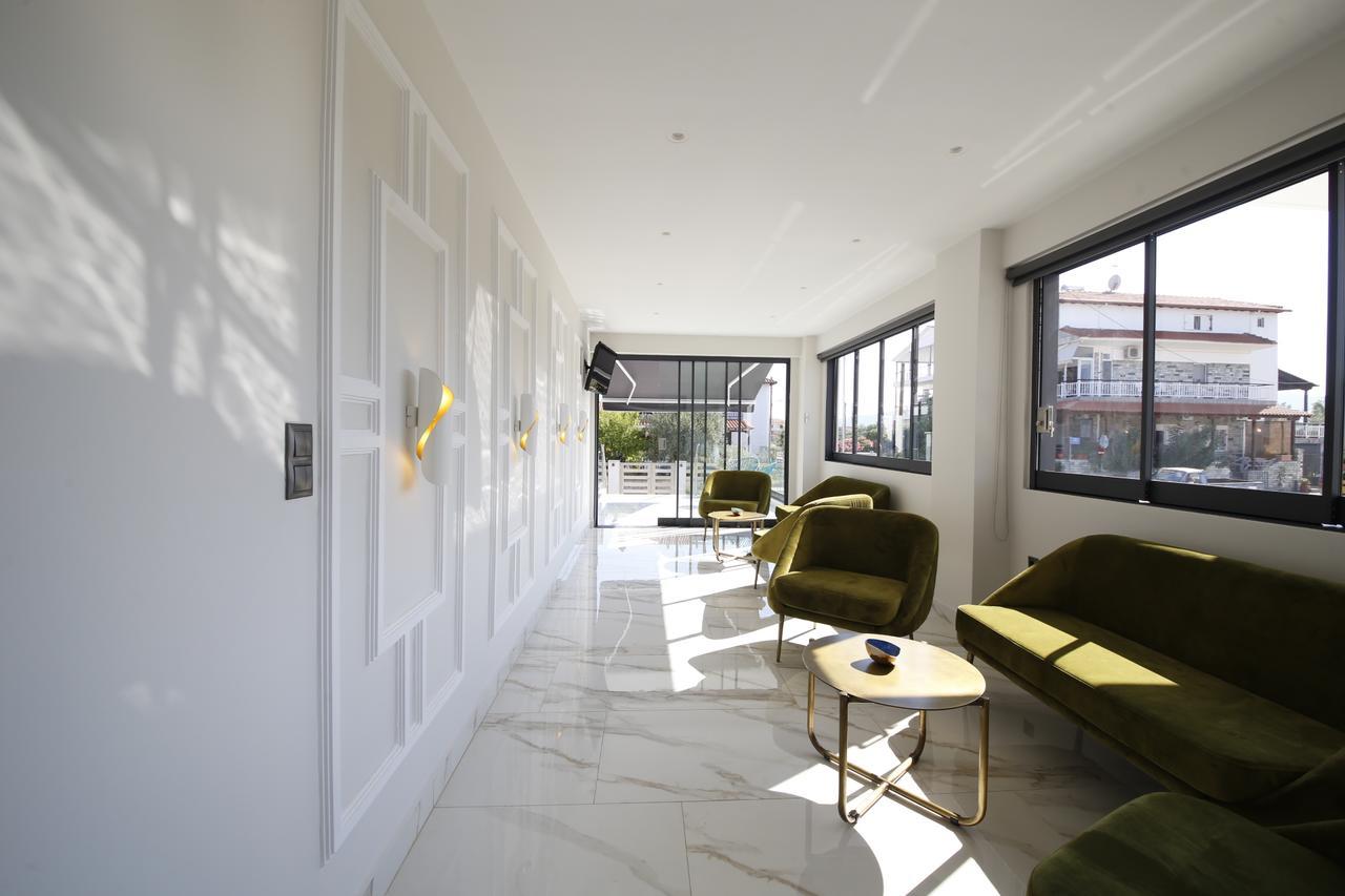 Albatros Suites Nea Vrasna Exterior foto