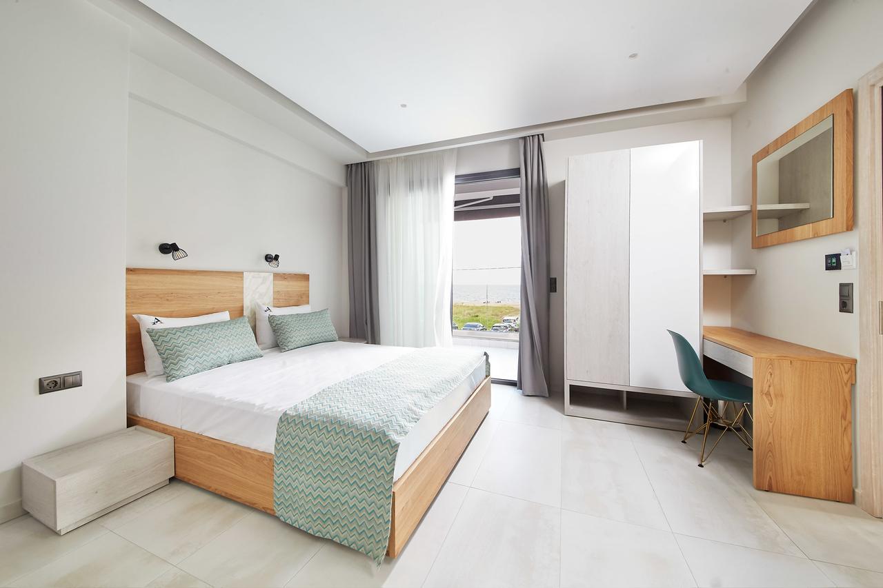 Albatros Suites Nea Vrasna Exterior foto